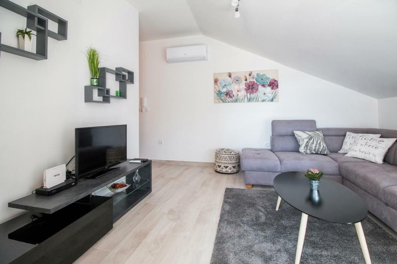Apartment Hera With Balcony And Free Parking Zadar Ngoại thất bức ảnh